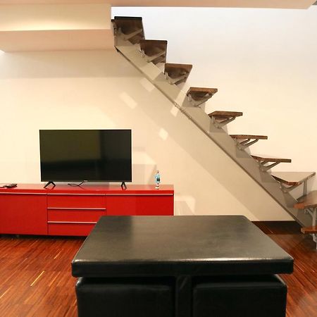Cozy & Large Loft Famagosta Apartman Milánó Kültér fotó