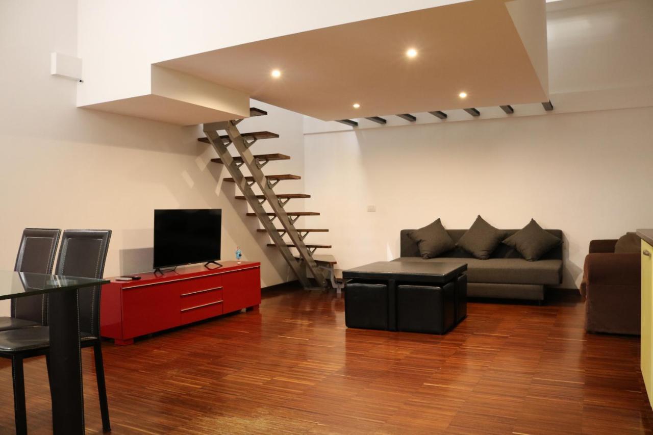 Cozy & Large Loft Famagosta Apartman Milánó Kültér fotó