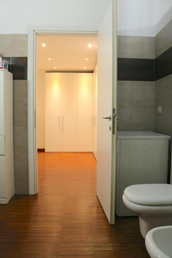 Cozy & Large Loft Famagosta Apartman Milánó Kültér fotó