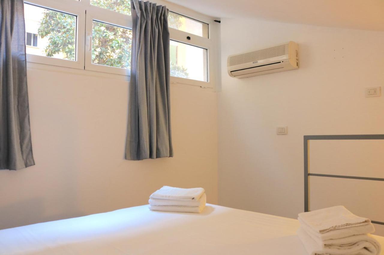 Cozy & Large Loft Famagosta Apartman Milánó Kültér fotó