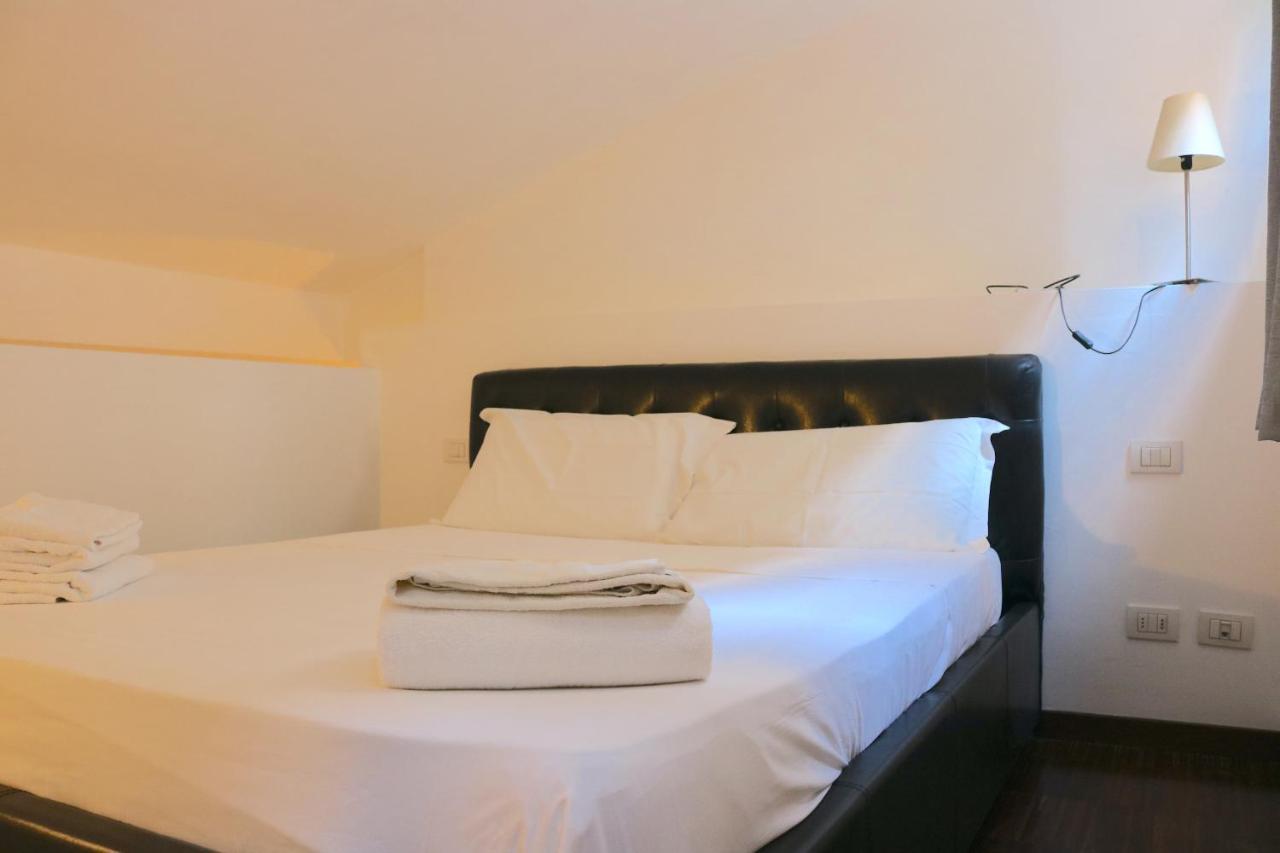 Cozy & Large Loft Famagosta Apartman Milánó Kültér fotó